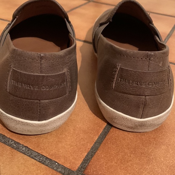 Frye leather slip on sneakers. Size 8 - Picture 4 of 8
